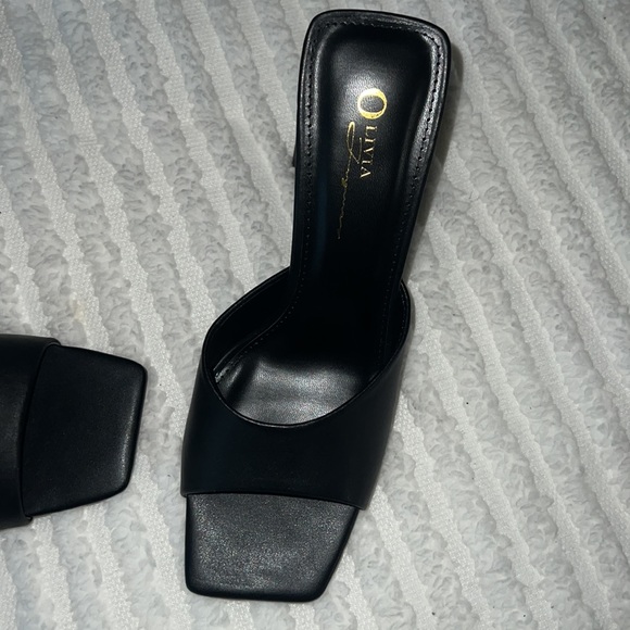 Brand new mule heel - Picture 2 of 3